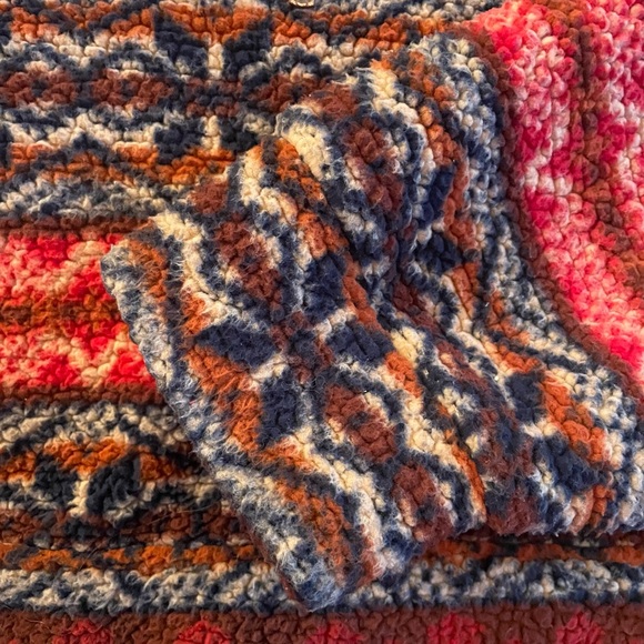 American Eagle Red Fairisle tribal fleece Sherpa pull over Sweater 1/4 zip sz.M - Picture 5 of 9